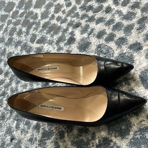Manolo Blahnik black 75 pumps